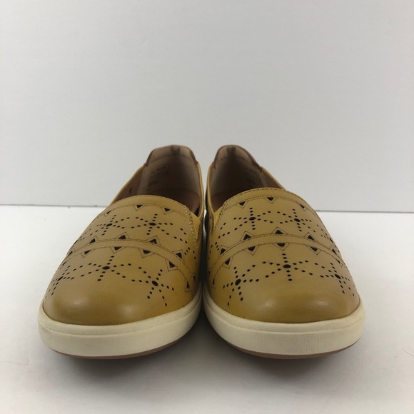 Cobb Hill Shoes Womens 7 Sweet Corn Bailee Perforated Leather Loafers Slip on - Picture 4 of 9
